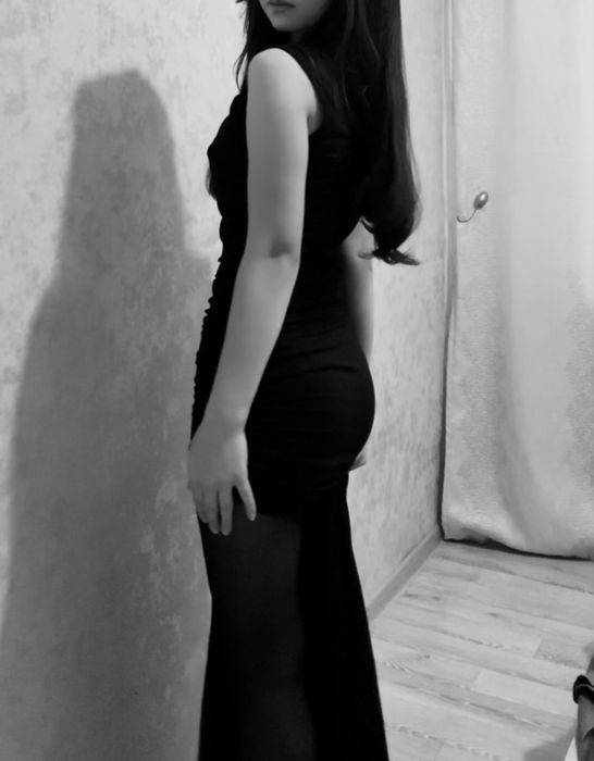 Платье в черном цвете в хорошем состояний