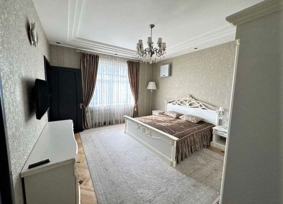 Улица Саид л Барака Центр 4х комн 3 спальня 2 -ванная метро Ойбек