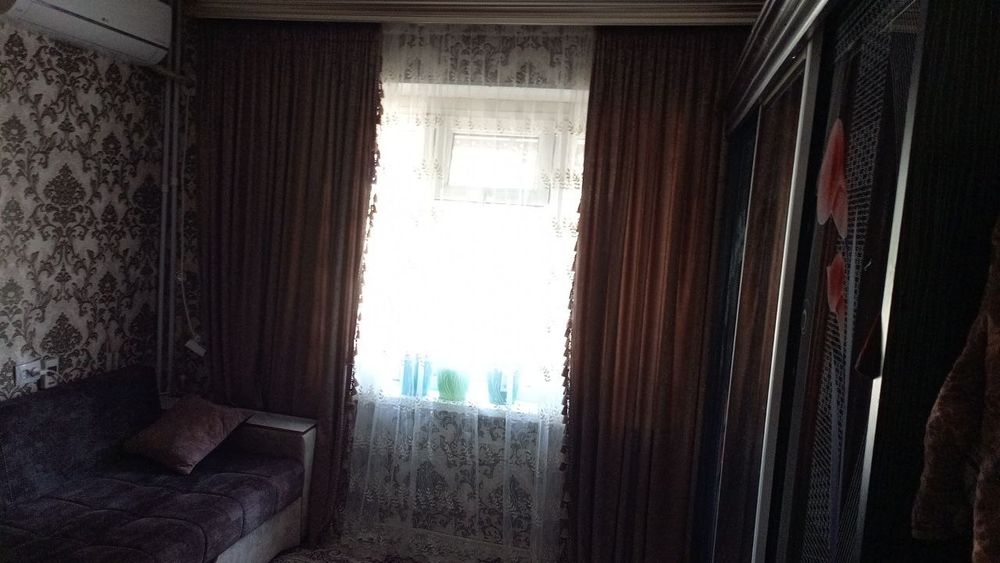 Квартира сотилади.