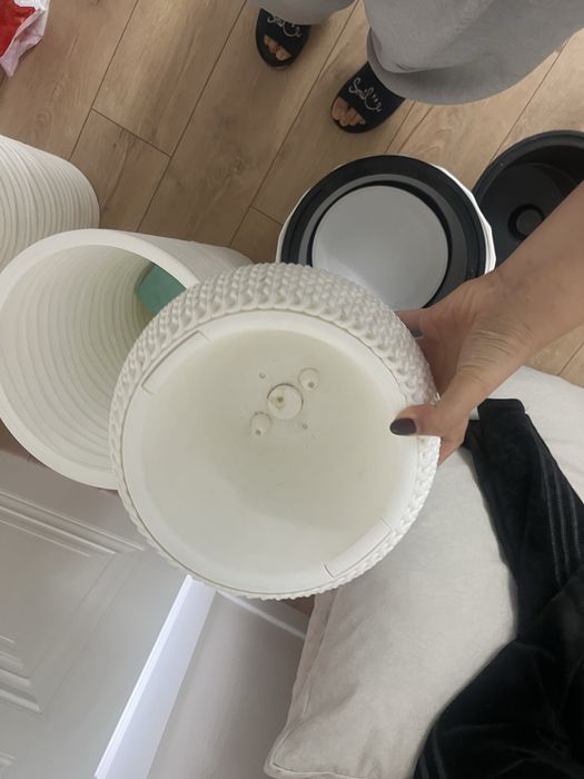 Продам (3)горшки для цветов
