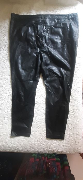 Нови големи панталони