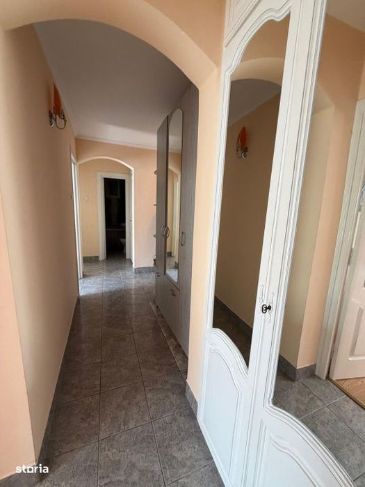 Apartament 4 camere. etj 2,  Radauti