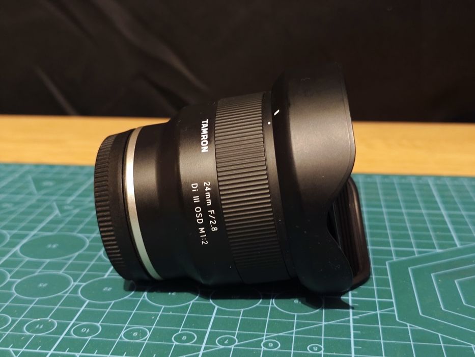 Vând obiectiv Tamron 24mm F2.8 Di III Sony