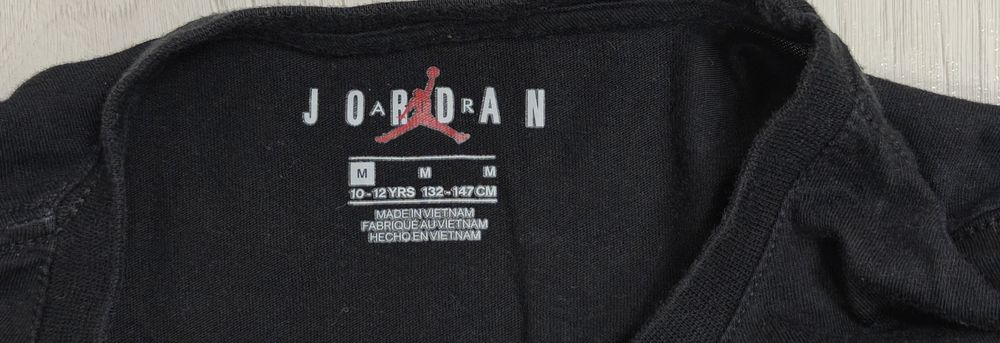 Bluză cu mâneci lungi, Jordan. Mărimea 10-12 ani