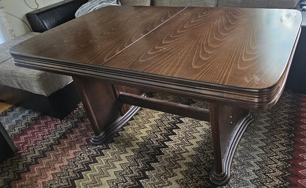 продавам трапезна маса