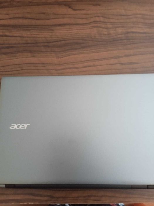 Лаптоп ACER- 15,6 инча, памет-6 gb,Intel core i 3-4030