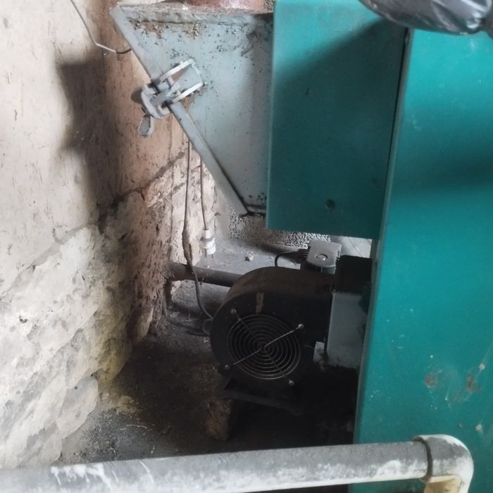 Ку́мир котйу́л сотилади 1 сезу́н ишлаган