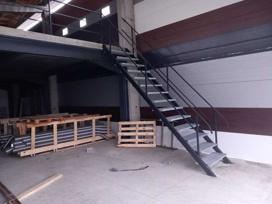 Scari metalice moderne interior/exterior la comanda