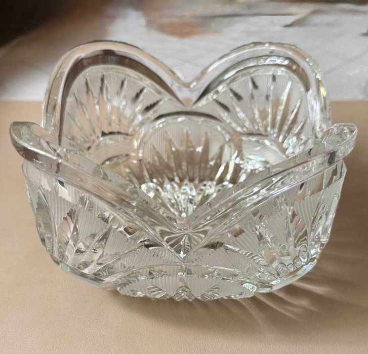 Хрустальная ваза