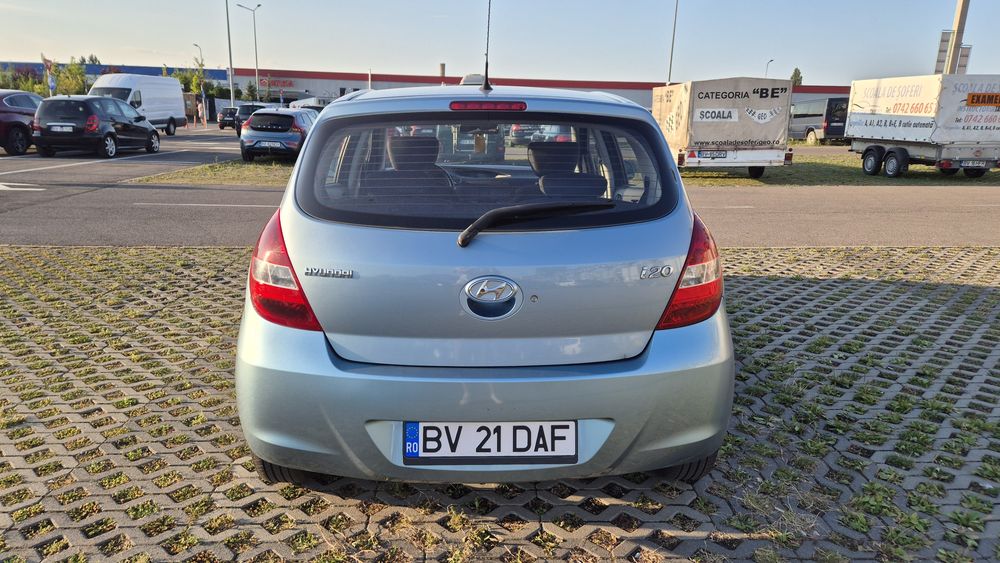 HYUNDAI i20 2009 — imagine 5