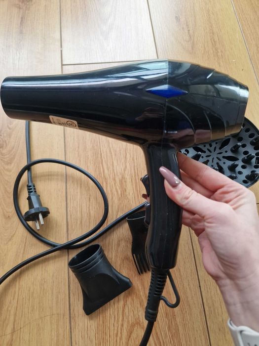 Гребен за изправяне Philips и Сешоар с три приставки