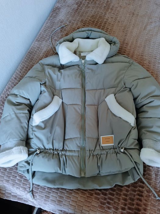Продам новую очень стильную куртку.