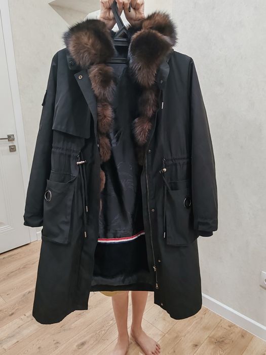 Продам парку женскую