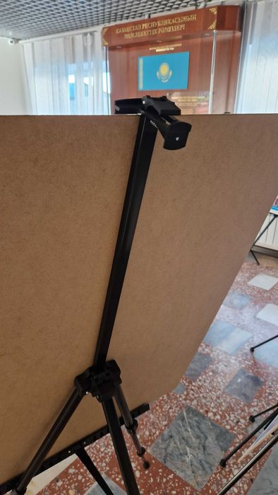 Мольберт тренога