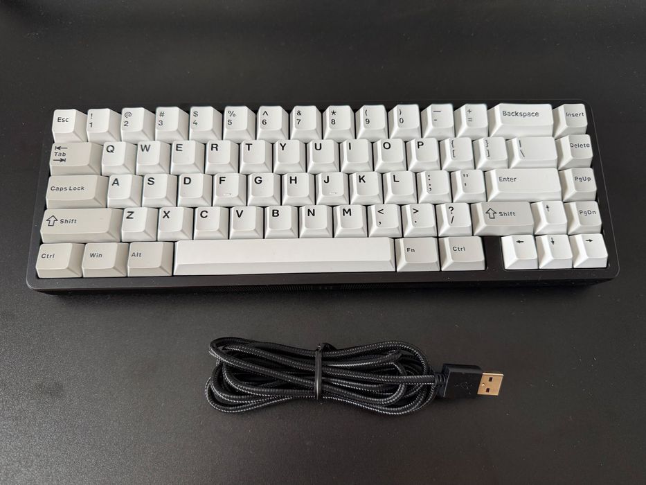 Custom механича магнитна клавиатура 65% HE