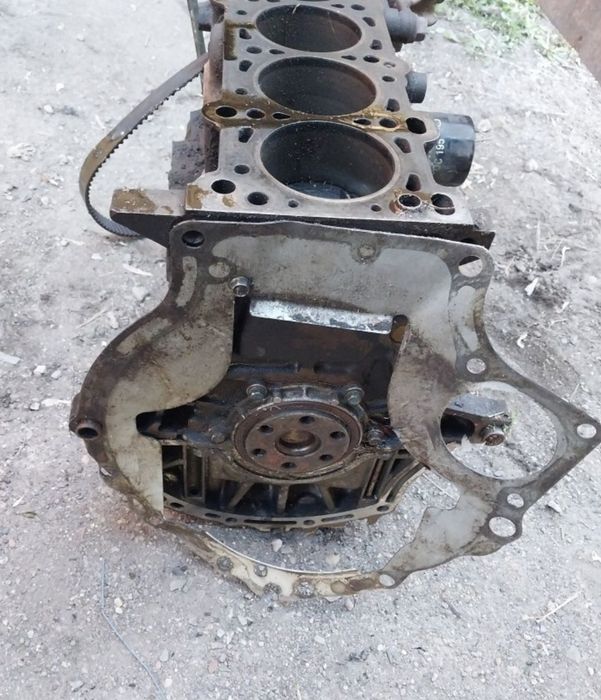 Двигатель, коробка АКПП на Mazda 323 ba кузов.