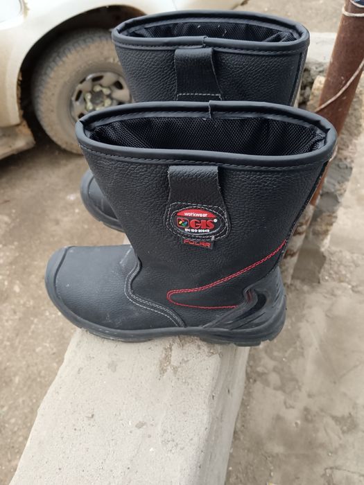 Спец ботинка осеный 40 размер новый