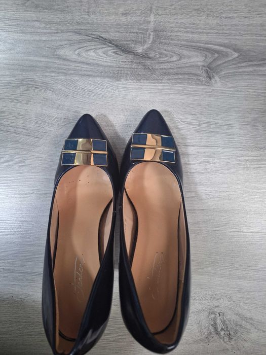 Обувки на висок ток