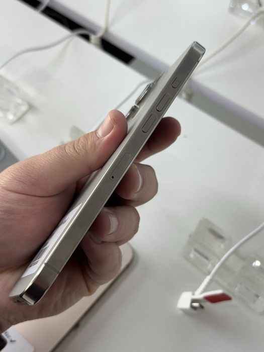 Iphone 16pro max 256gb 93%