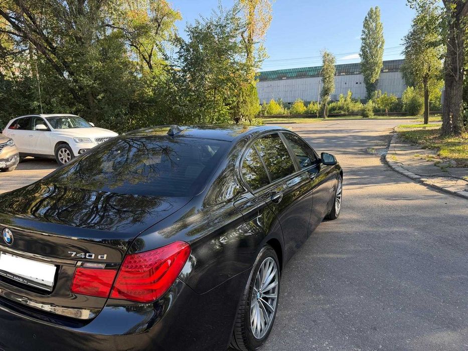 BMW 740d xDrive – 2012 – Stare impecabila