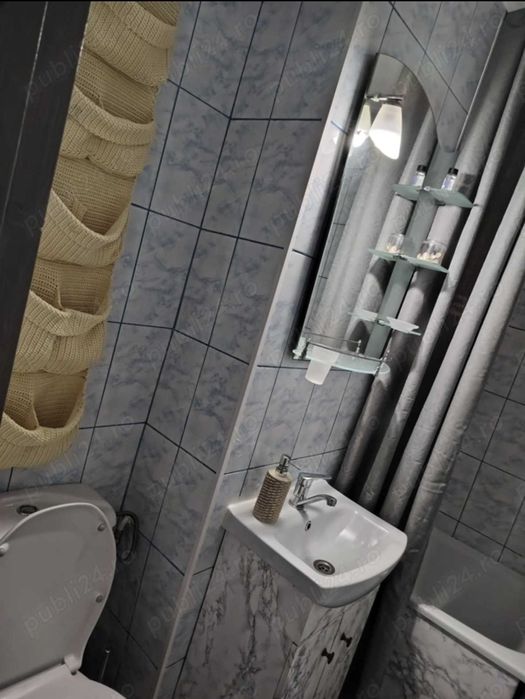 Inchiriez apartament