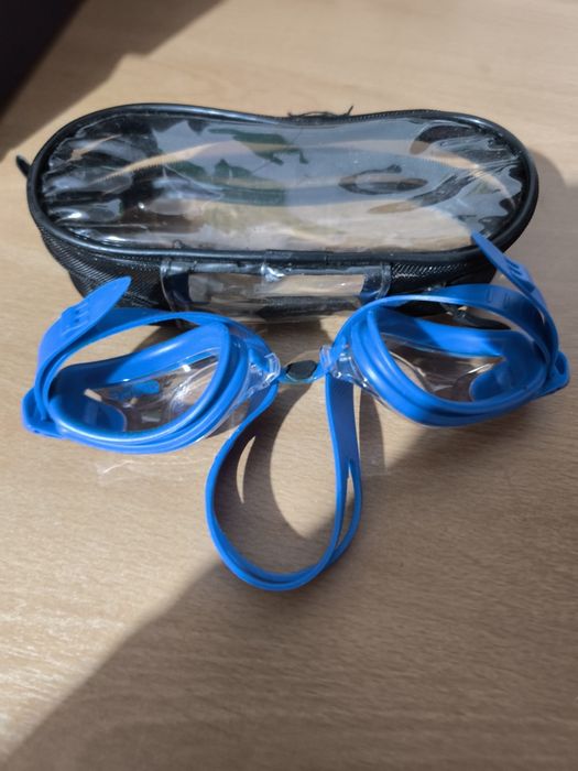 Очила за плуване