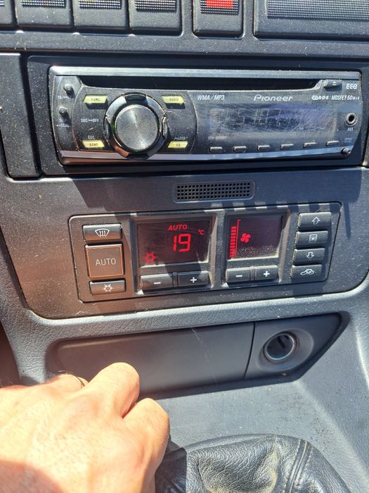 Audi a4 b5 vând sau schimb cu remorca