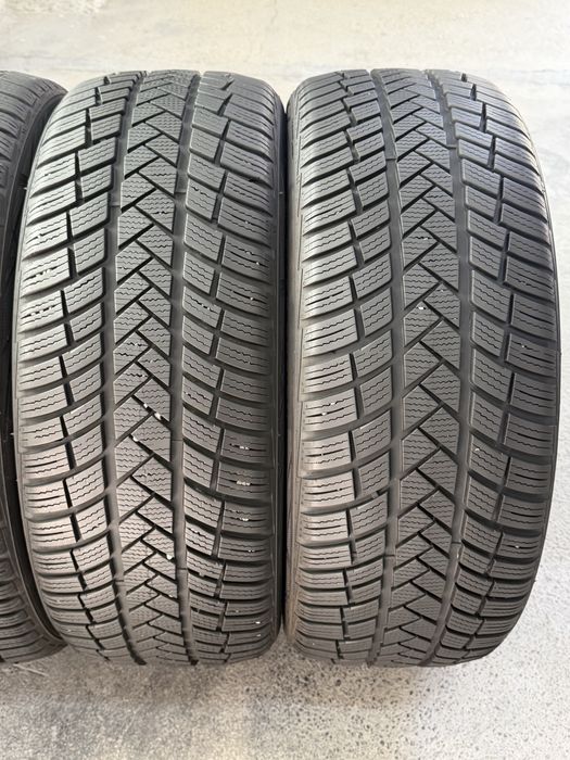 225/50/18 Vredestein 4Броя: 240€ 7.8мм