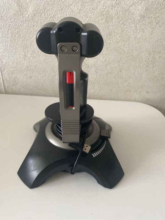 Продам игровой джойстик Defender