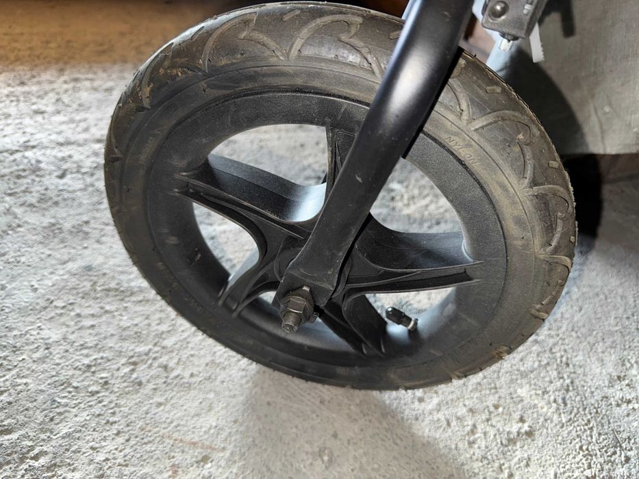 Продавам детска лятна количка триколка Hauck Runner 2