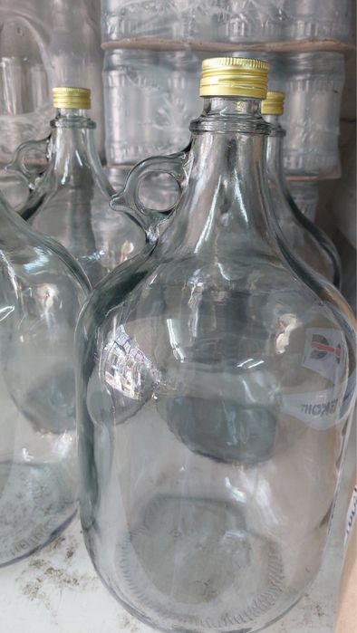 Стъклени дамаджани