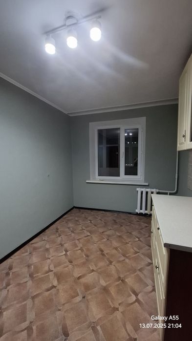 Поклейка обоев !