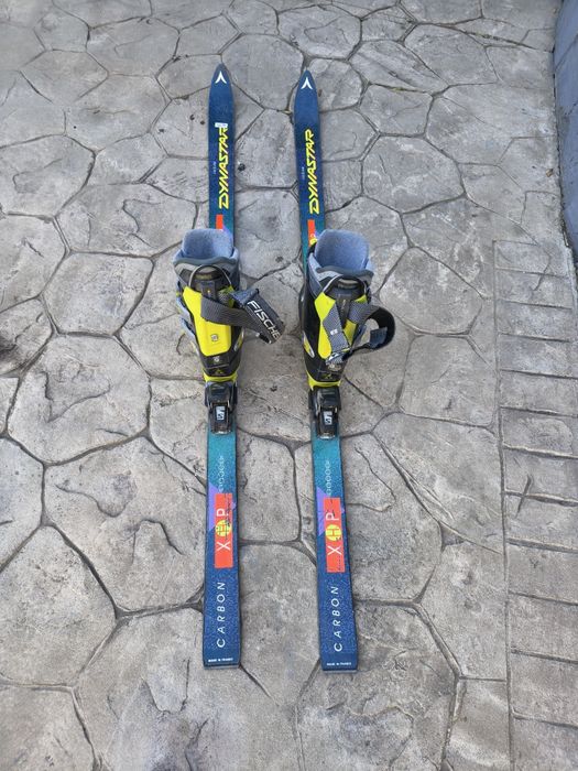Vând Skyuri de carbon Dynastar cu clăpari și bete