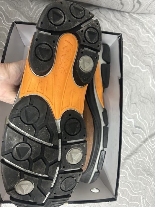 Специальная обувь . Италия