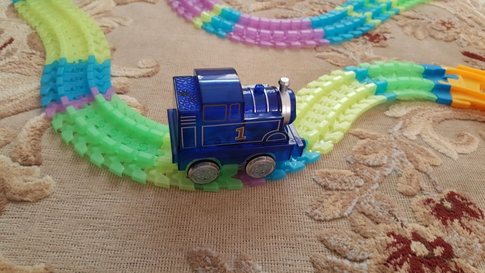 Продается детский гибкий жд трэк