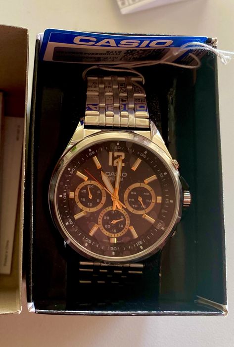Наручные часы касио,оригинал.
