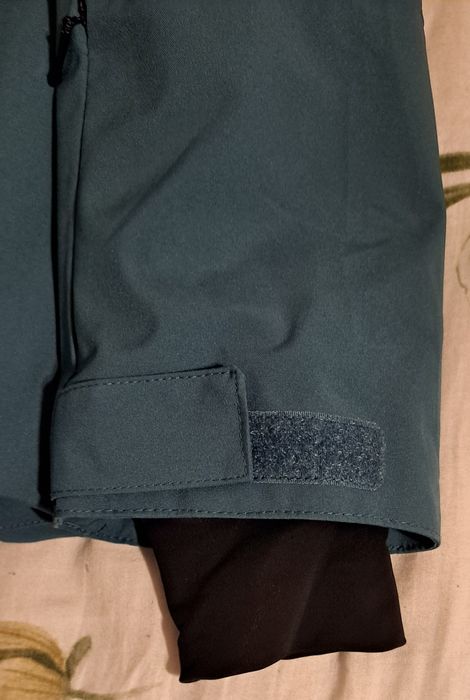 Geacă Dechatlon impermeabilă  11-12 ani