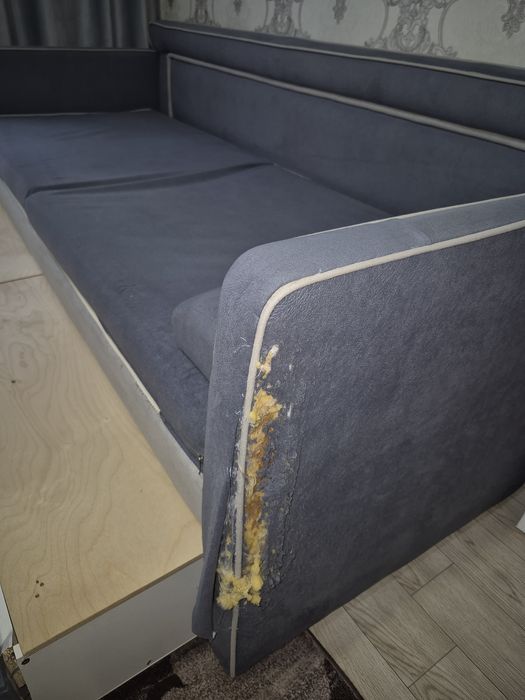 Отдам диван даром