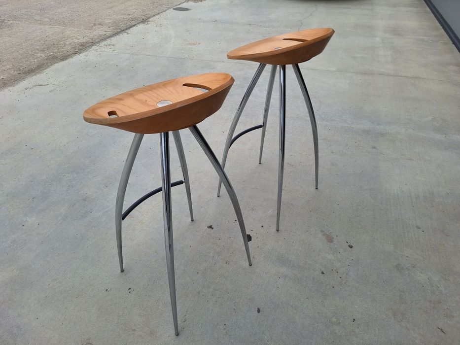 2 броя Италянски дизайнерски бар столове LYRA