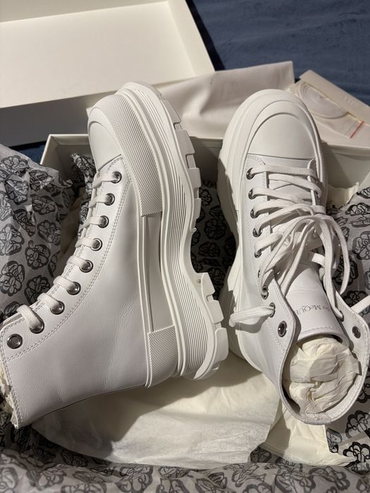Alexander McQueen 40