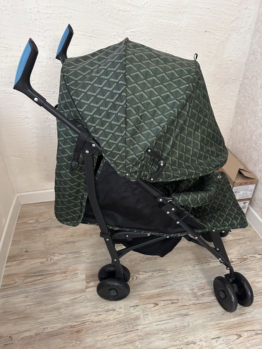 Продам новую коляску прогулочную