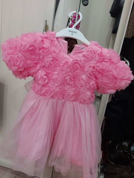 Продам наряды для девочки