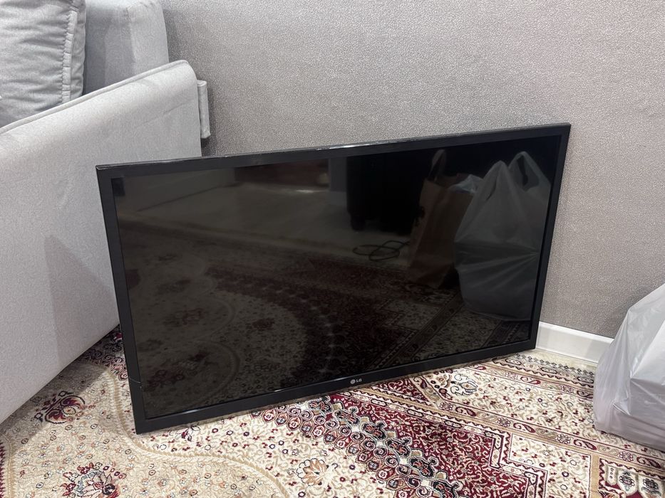 Смарт тв LG 42LM580T.