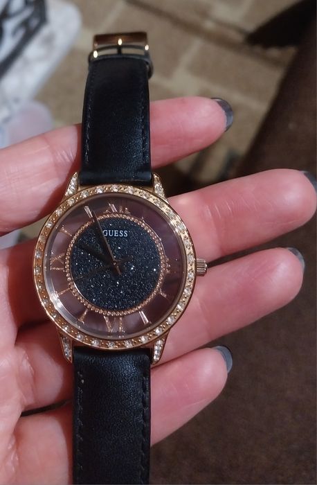 Ръчни дамски часовници GUESS и  CERRUTI 1881