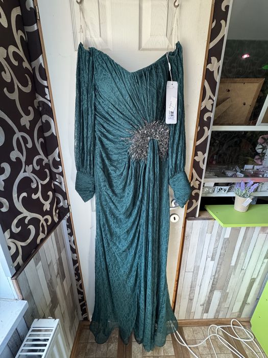 Rochie verde smarald dantela noua cu eticheta fara modificari