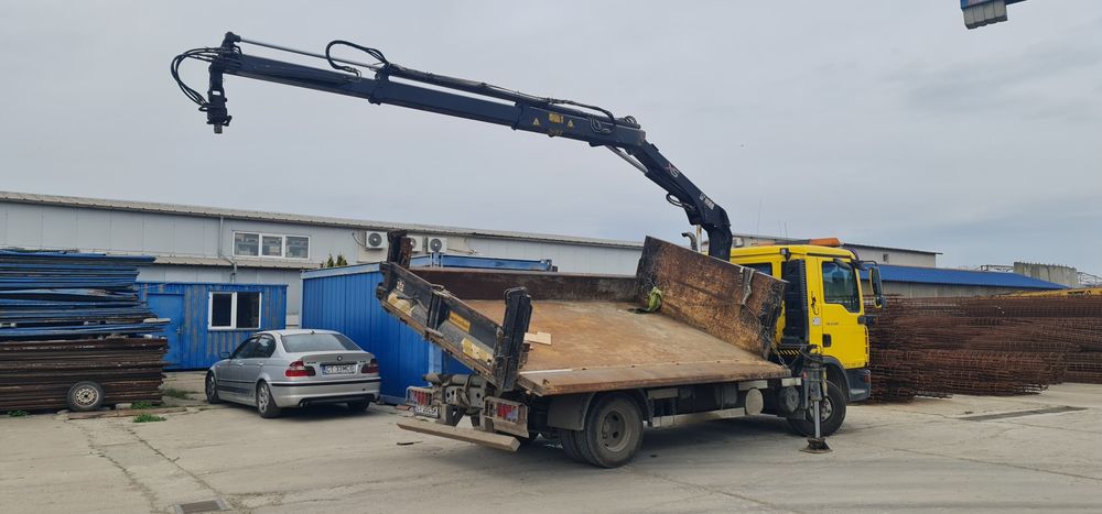 Transport marfa camion cu macara