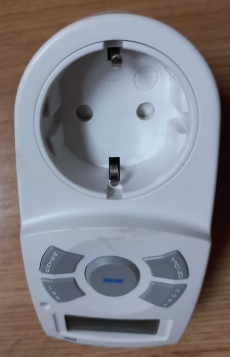 Седмичен програмируем таймер за контакт