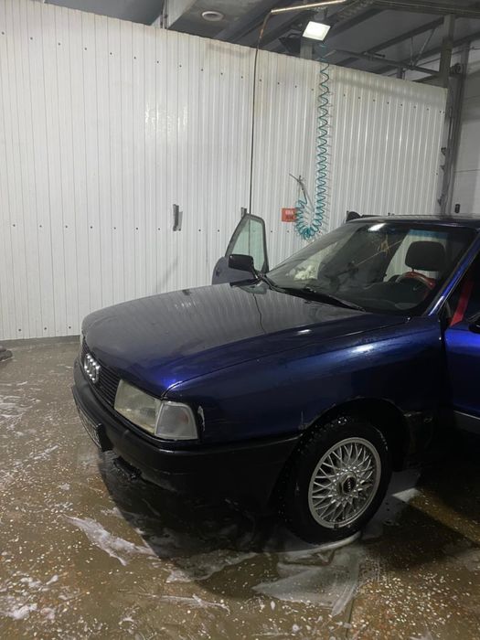 Продам ауди 80 Б3 ,1.8 карб