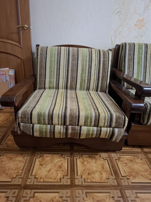 Продам комплект мебели