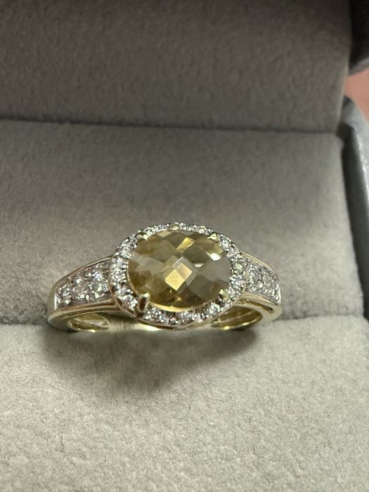 Бриллиантовое кольцо